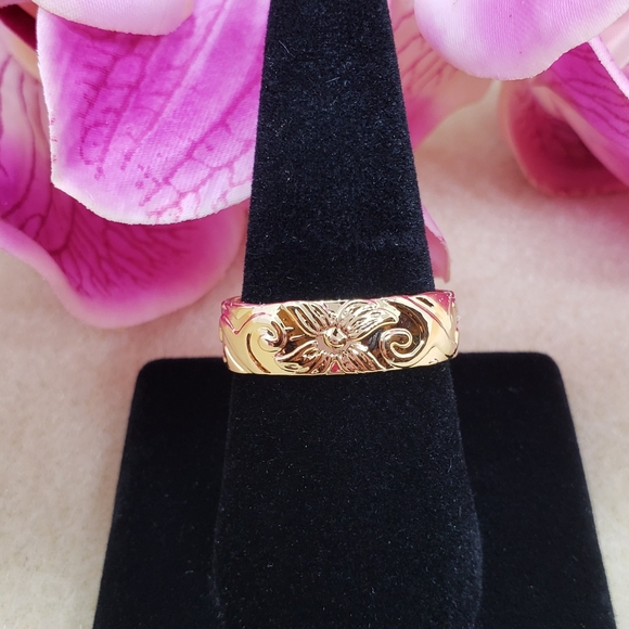 8mm Gold Hawaiian Band ring - Picture 3 of 3